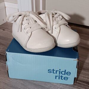 Stride Rite "Elliot" - 3.5M - GREAT Condition